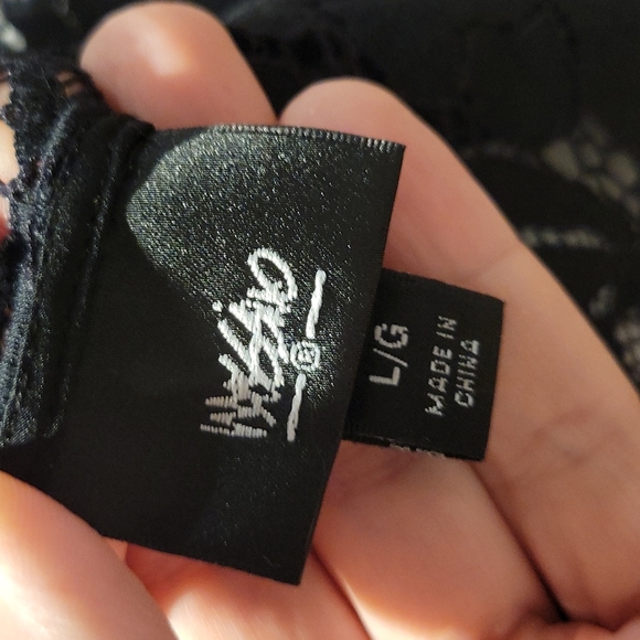 Silky, sexy top - Picture 5 of 5